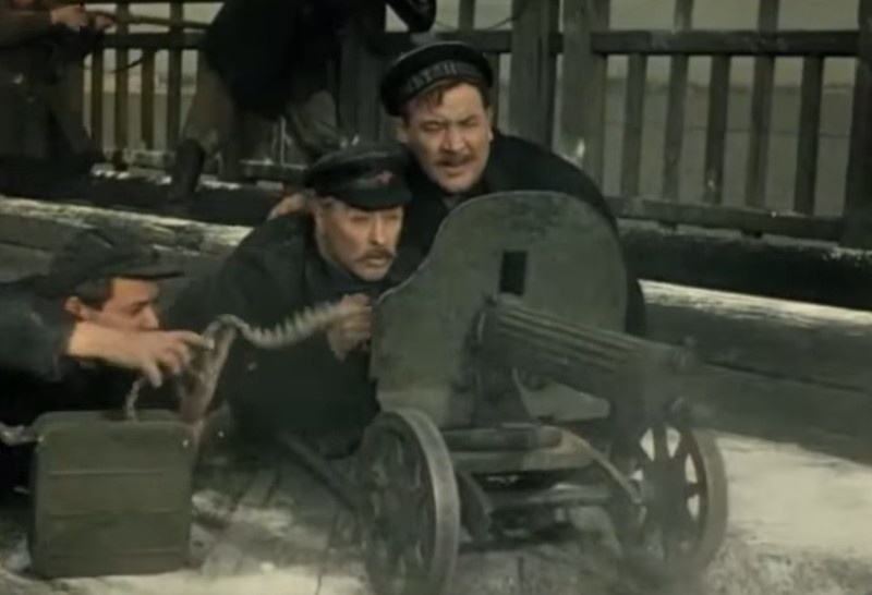 Бой в Екатеринославе. Кадр из фильма "Хождение по мукам" (1959).