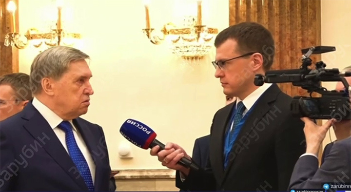    Ушаков ждёт возвращения Дмитриева с хорошими вестями. Скриншот: ТГ-канал "Зарубин"