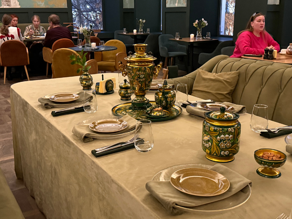 Роскошный ресторан YALE