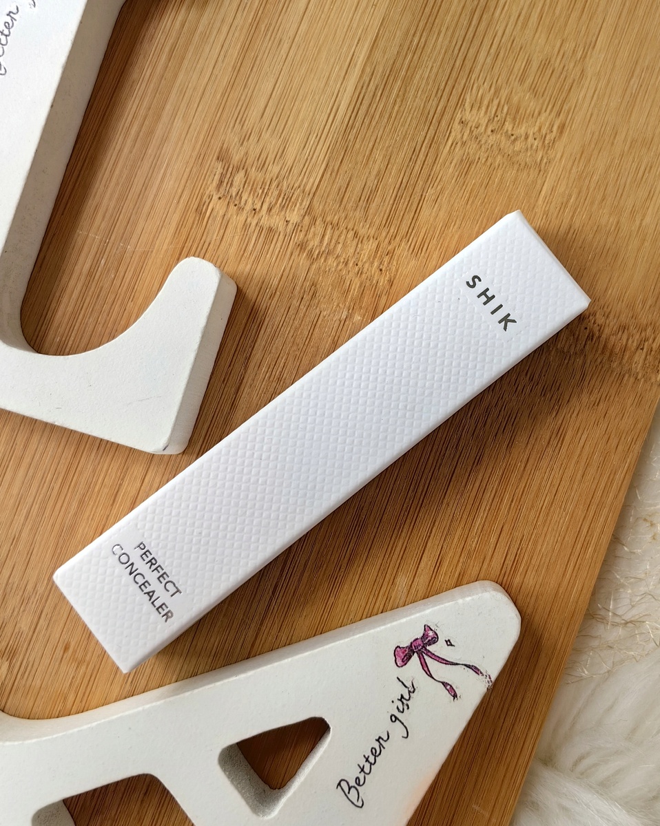 Консилер от бренда "Shik" 