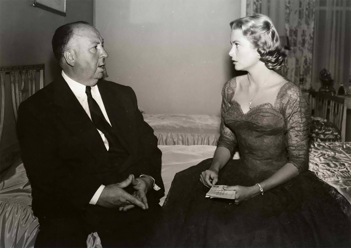 imago-images.de / Global Look Press📷Альфред Хичкок и Грейс Келли на съемках фильма «В случае убийства набирайте «М». 1954 год