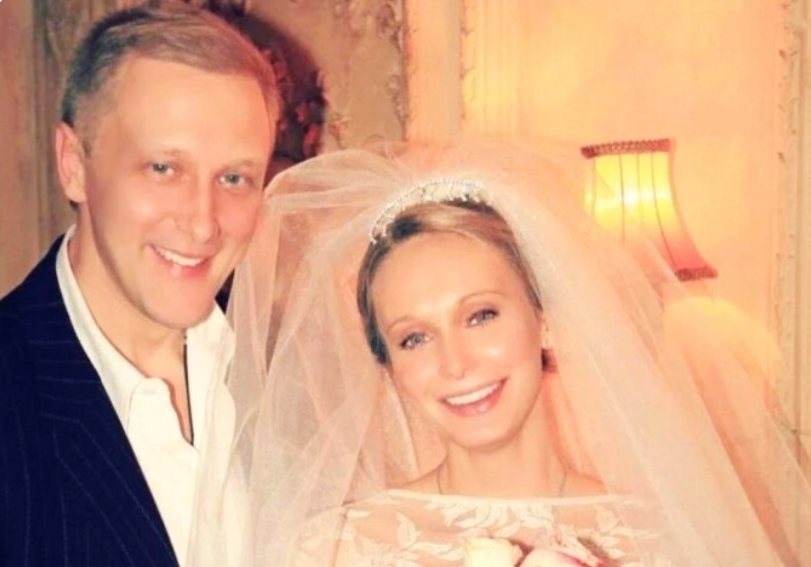 на фото Сергей Горобченко и Полина Невзорова