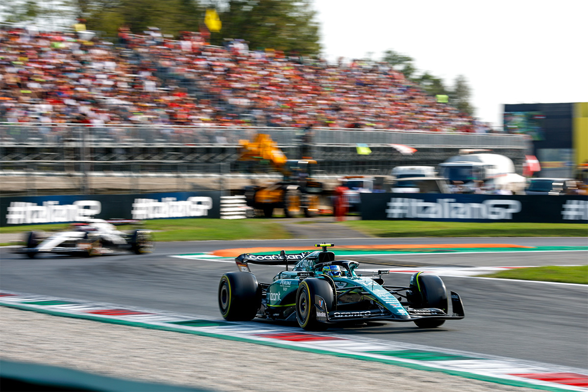 Hoch Zwei / Keystone Press Agency / Global Look Press📷Фернандо Алонсо (№ 14, ESP, команда Aston Martin Aramco Cowlant F1), Гран-при Италии F1 на Национальном автодроме Монцы, 2 сентября 2023 года