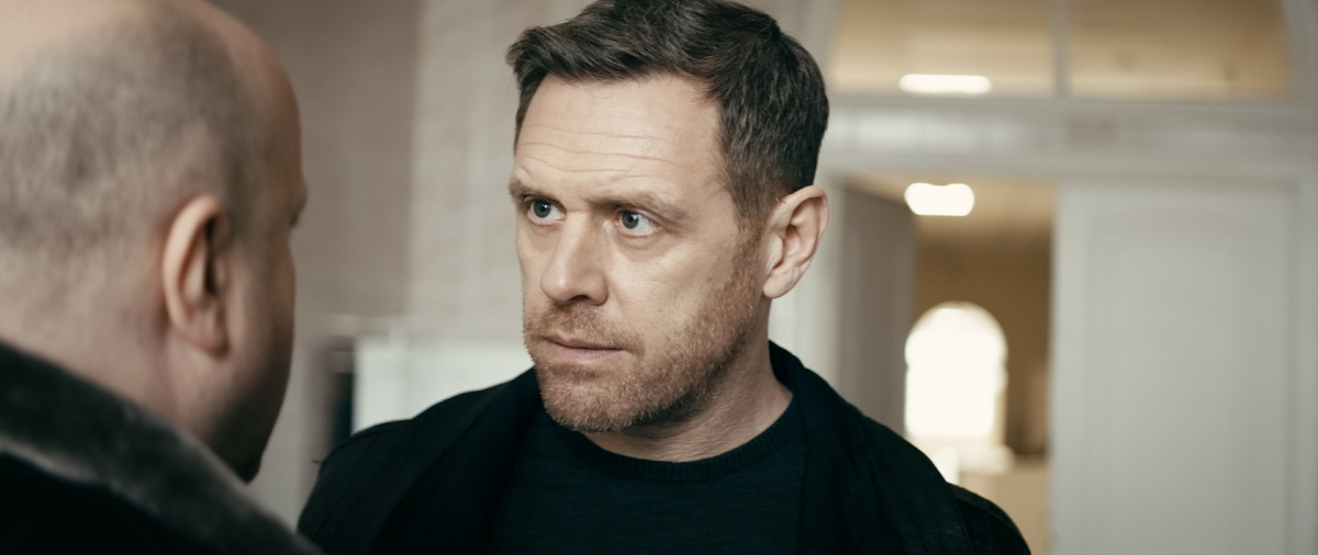 Виталий Коваленко в роли Виктора и Иван Оганесян в роли Соболева в сериале «Похищение»