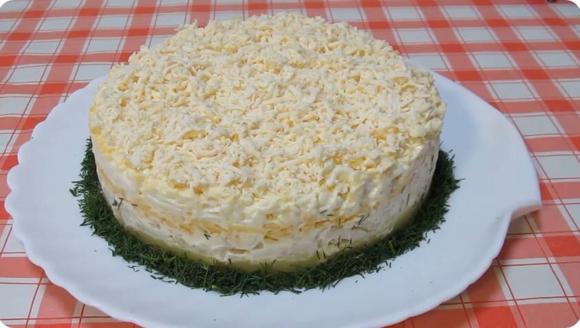 Салат с кальмарами на любой праздник