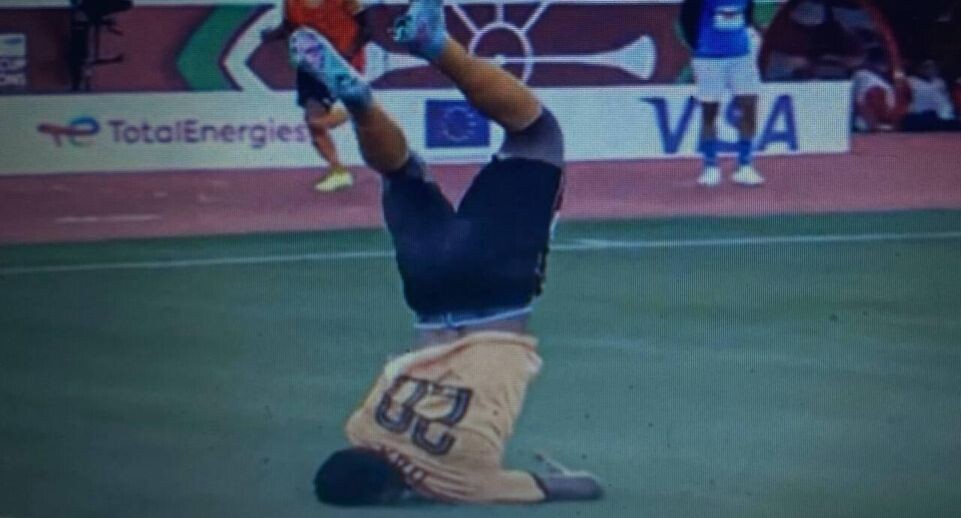    кадр из трансляции матча