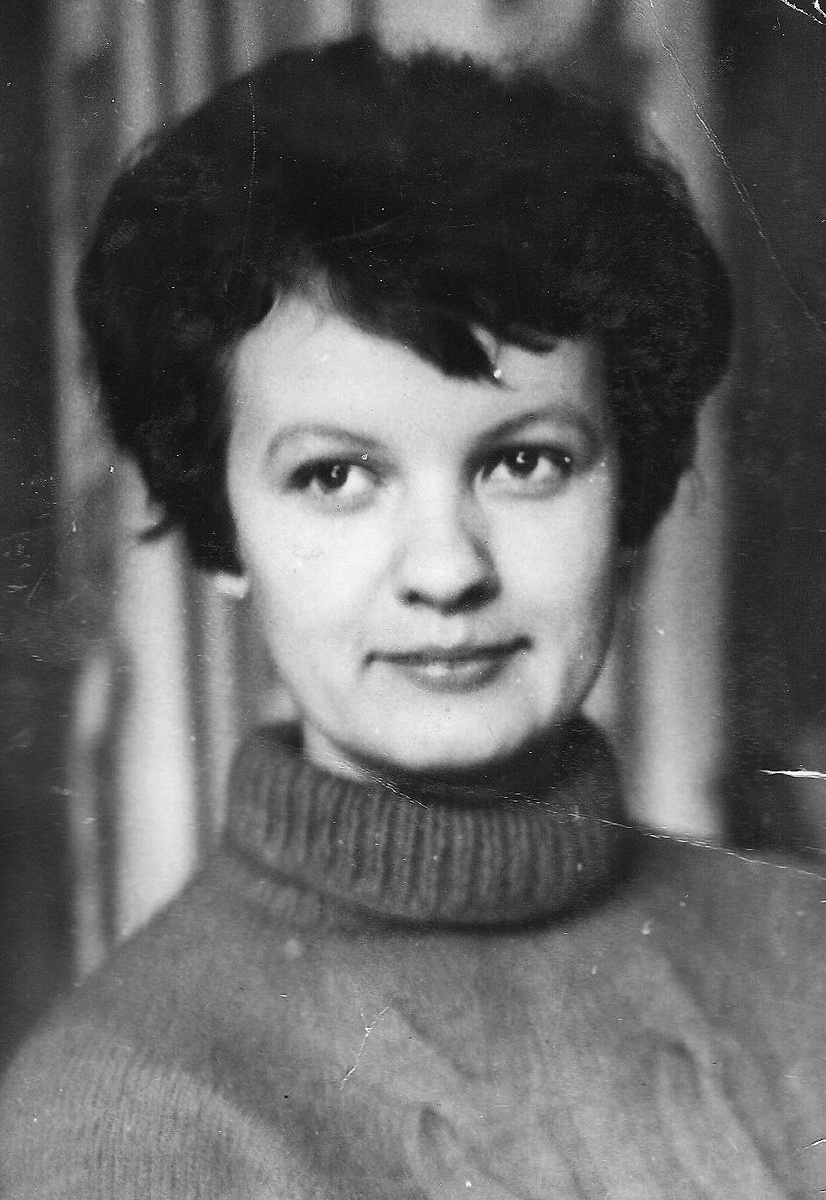 Мамочка. Я всегда вижу ее только такой