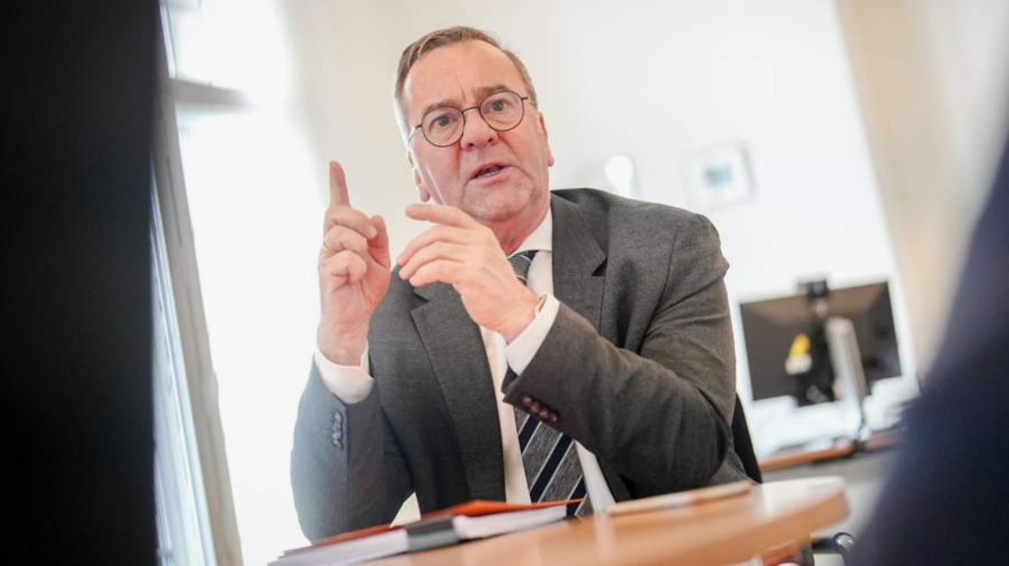    Глава Минобороны Германии Писториус внезапно перестал верить в «нападение Путина» и войну НАТО с Россией