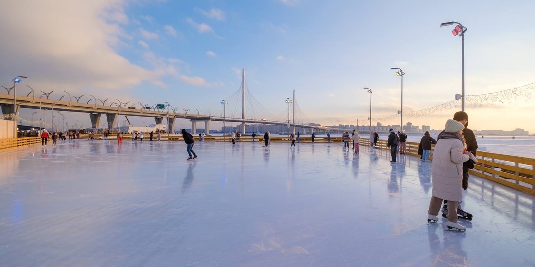Каток у Флагштока 2025-2026: бесплатные сеансы, цены и как сэкономить до 800₽