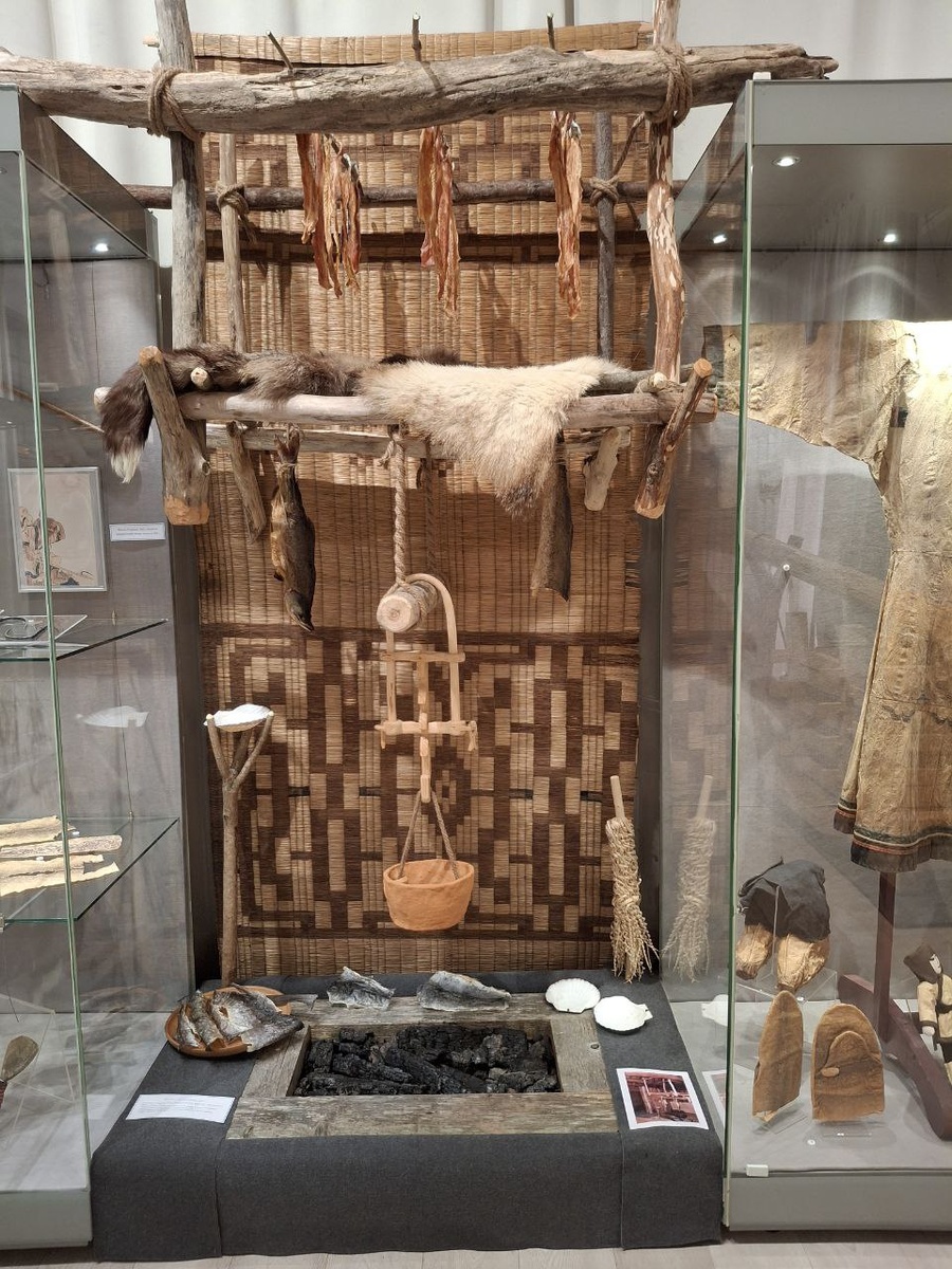 Историческая реконструкция айнского домашнего очага. Автор Игорь Самарин.