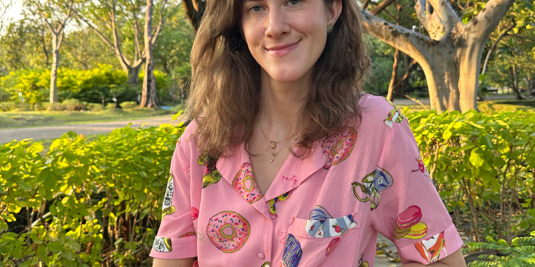 Разгуливаю в пижаме по Бангкоку🤩 Или все-таки это не пижама? Образ за 1200 рублей) Не из секонда, а с турецкого рынка