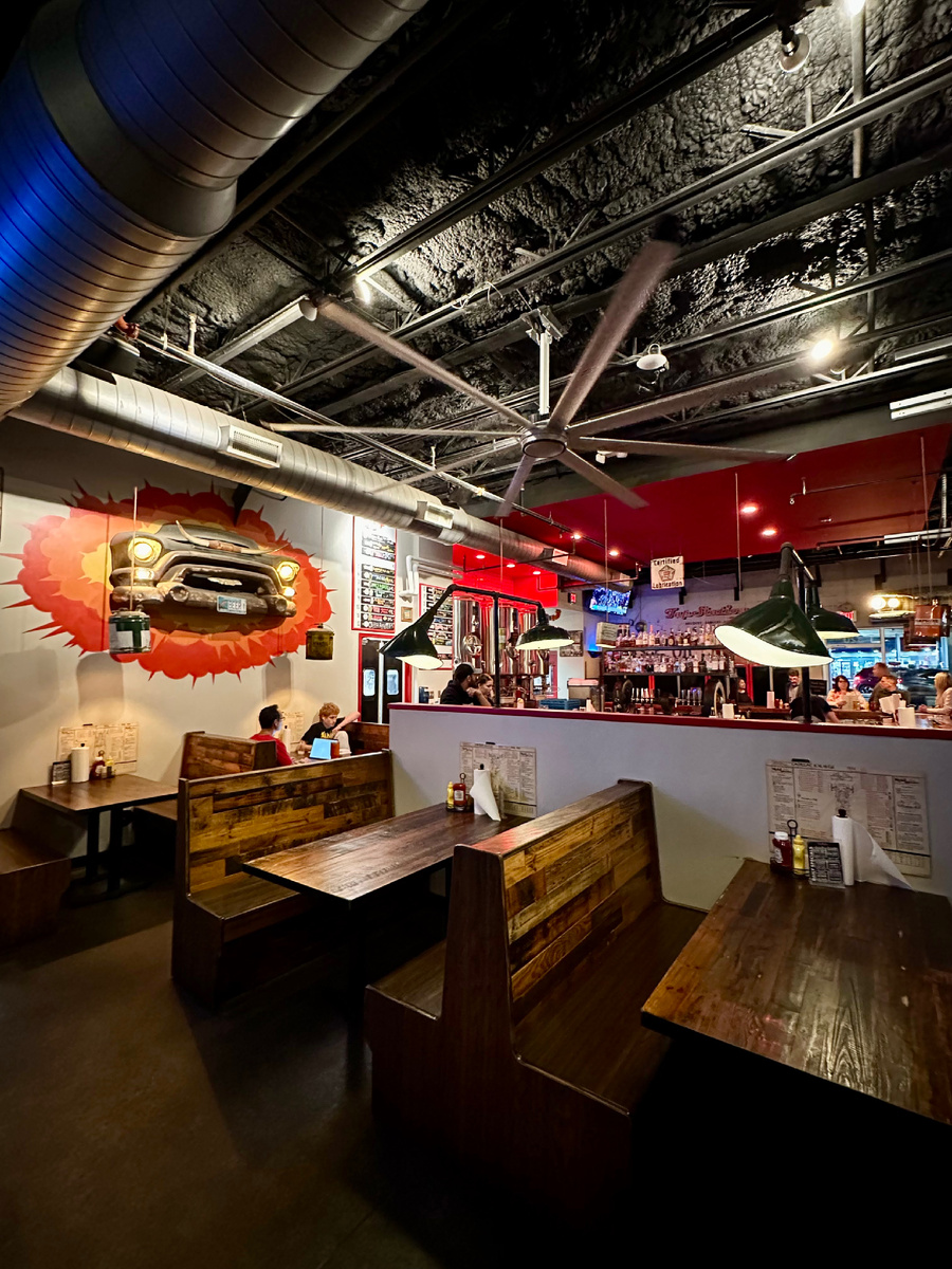 Интерьер паба