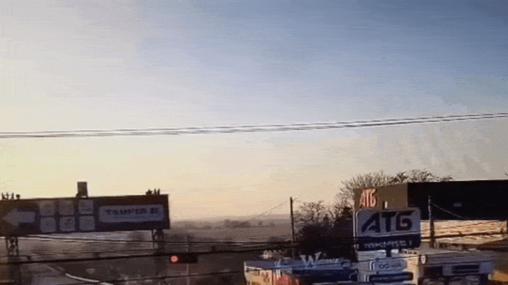    Кассетные боеприпасы эффективны для борьбы с понтонными переправами и вражескими подразделениями, их разворачивающими. Источник: ТГ-канал "Военная Хроника"