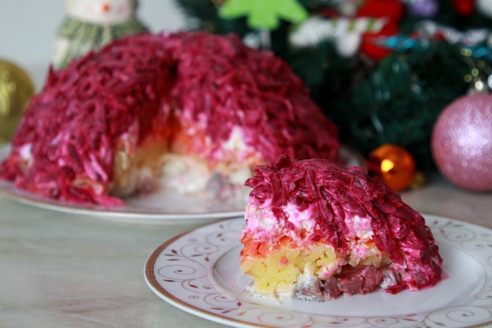    Новосибирский Роспотребнадзор напоминает о том, длительное и неправильное хранение салатов может привести к отравлению. Юлия ПЫХАЛОВА