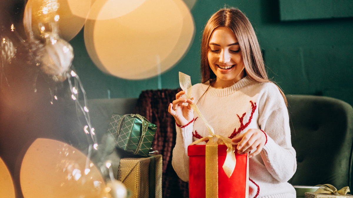    Жители Югры любят дарить новогодние подарки