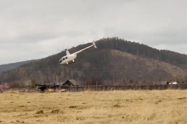    Белый вертолет засняли в 2022 году. Фото: Кадр видео / соцсети