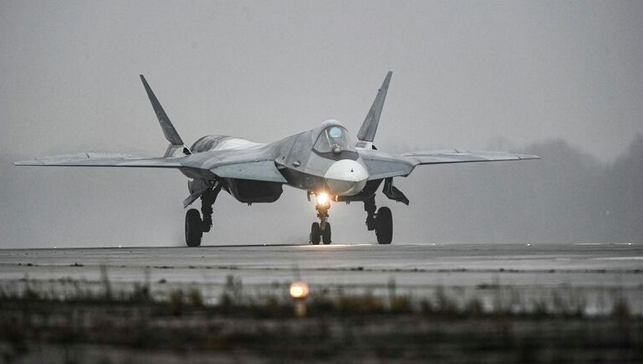 Истребитель Су-57 совершил первый полет с двигателем пятого поколения в Жуковском.             © Пресс-служба ОАК
