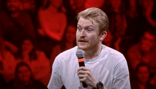    Данила Поперечный / Источник: Скриншот с YouTube