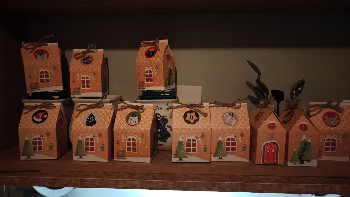 Их 15. Как раз до нового года. 