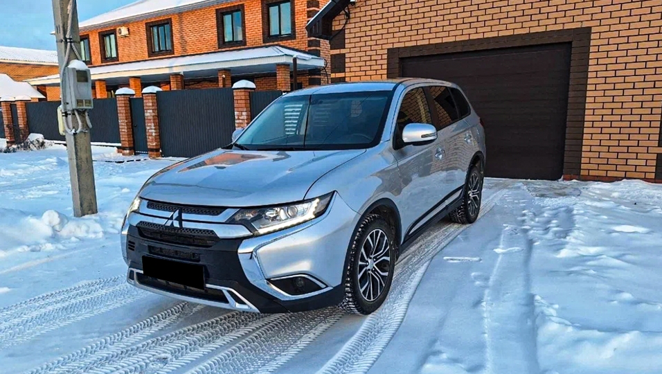 Решил продать Mitsubishi Outlander 2018 года (73.000 км) - думал его оторвут с руками, за месяц 5 звонков и только 3 просмотра вживую