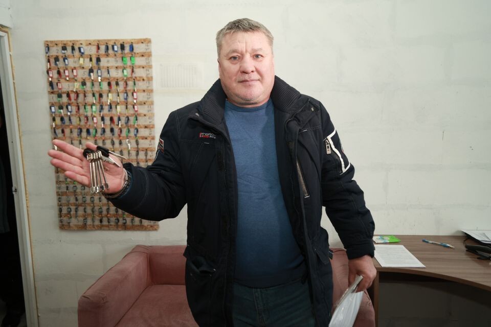    Вручение ключей от квартир в доме на ул. Папанинцев, 143/145 . Источник: Олег Укладов