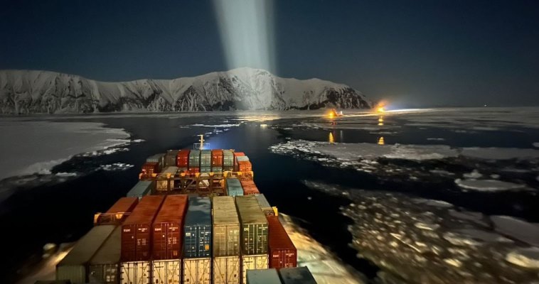 Фото: Владивостокский морской торговый порт 