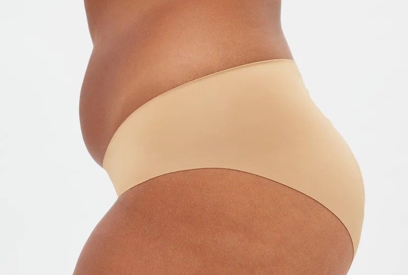 Почему после родов тело меняется навсегда и как полюбить его заново