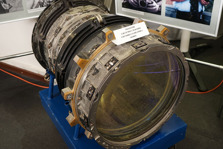    Объектив системы слежения спутника разведчика "Зенит"   
Семен Антонов/ТАСС