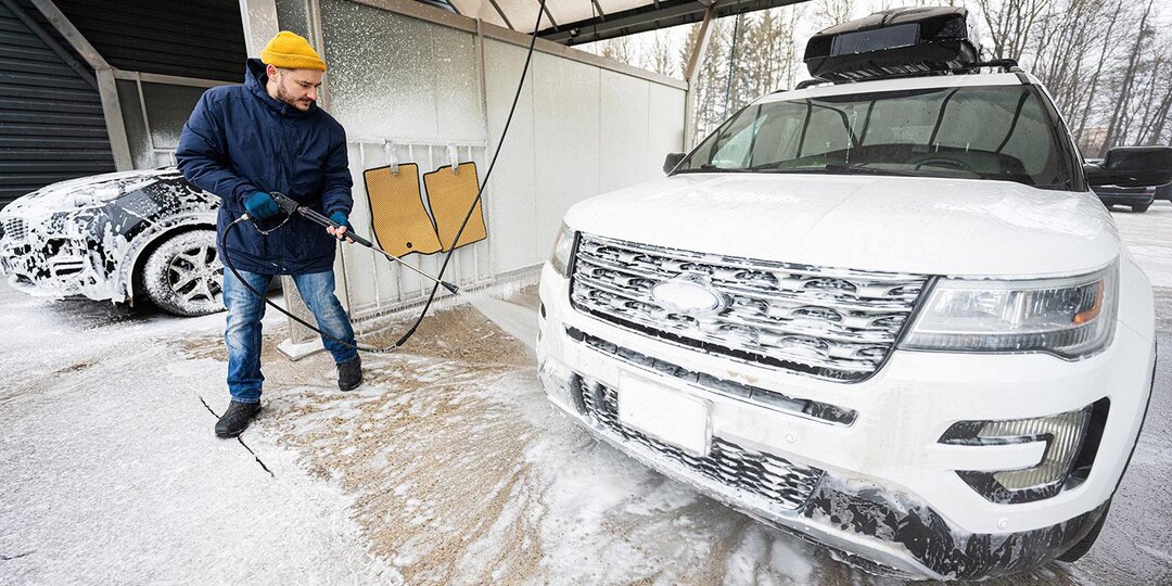 Как правильно мыть машину зимой и где это лучше всего делать