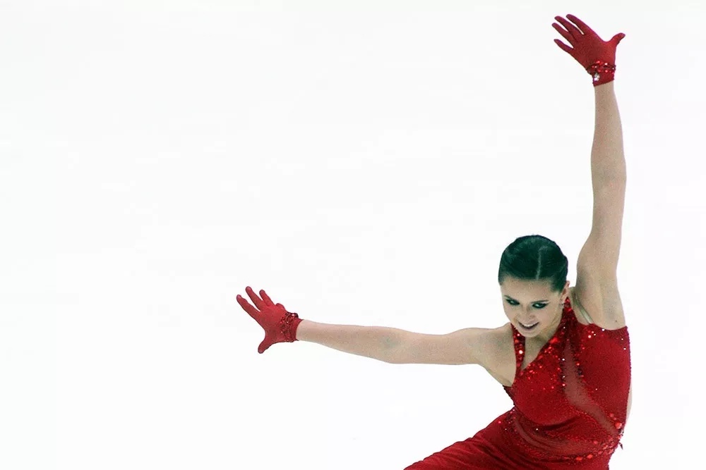    Камила Валиева катается под песню I see red американской группы. Ребята в восторге./Михаил Синицын/РГ