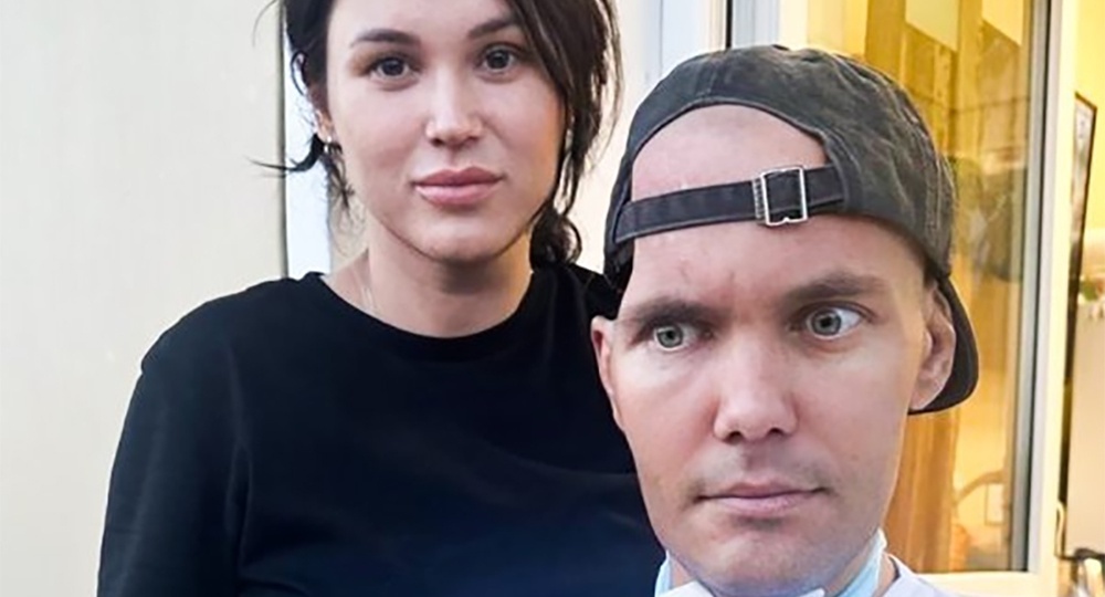 Денису, тяжело раненному на СВО, не оставляли шансов. Но любовь за три года совершила невозможное, доказав: чудеса случаются