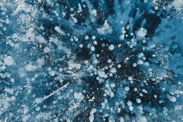    Таким лёд на Байкале бывает в феврале. Фото: АиФ/ Дарья Галеева