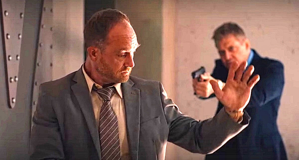 "- Спокойно, Козлодоев! Сядем усе!"© Цитата из другого боевика