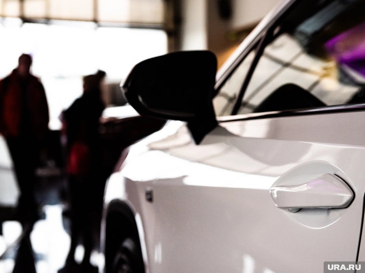     Пермские дилеры выставляют на продажу автосалоны из-за падения продаж машин