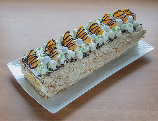 Меренговый рулет с мандаринами