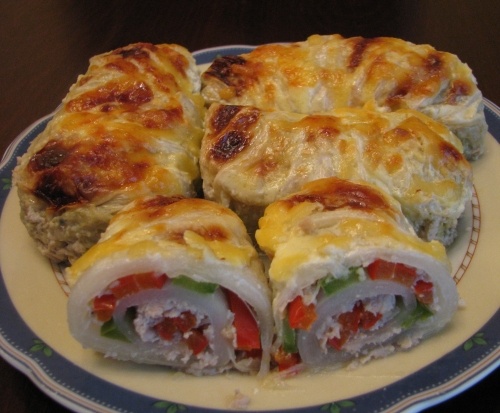 Рулетики из пекинской капусты с мясом и сладким перцем