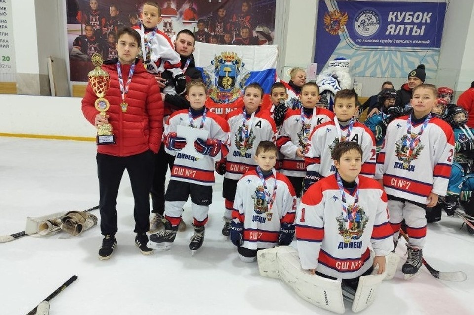    Донецкая команда одержала уверенную победу и заняла первое место турнира. Фото: ТГ/Ширшов