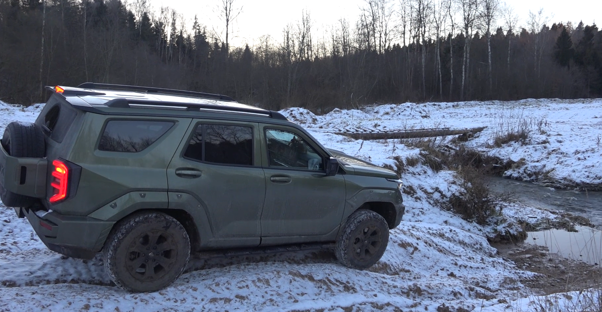 Tank 400: рамный китайский внедорожник на суровом бездорожье!