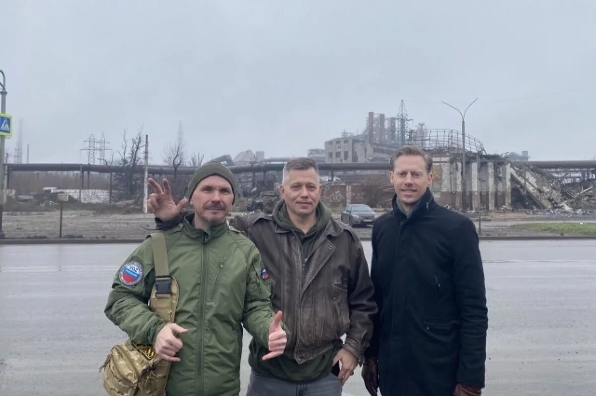    Сын экс-советника Пентагона Макгрегора приехал в Донецк и Мариуполь