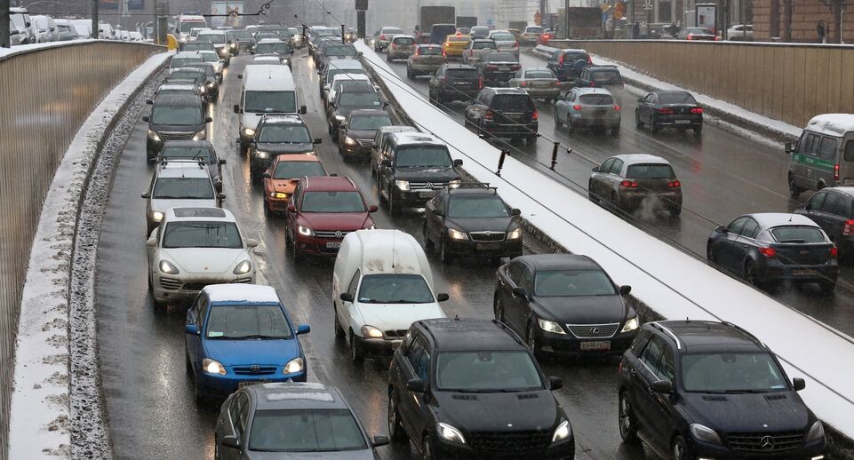    Автомобильное движение в Москве / Медиасток.рф