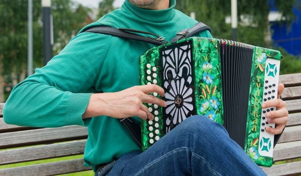    Баянисты из Новосибирской области выступили на московском телешоу «Песни от всей души». Иван МАКЕЕВ