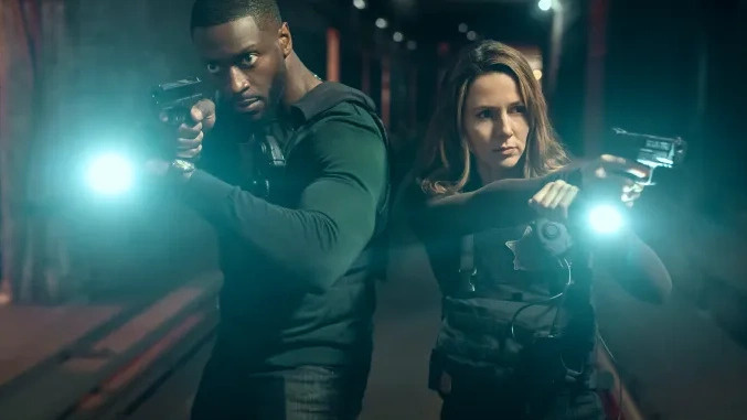    Кадр из сериала «Кросс»