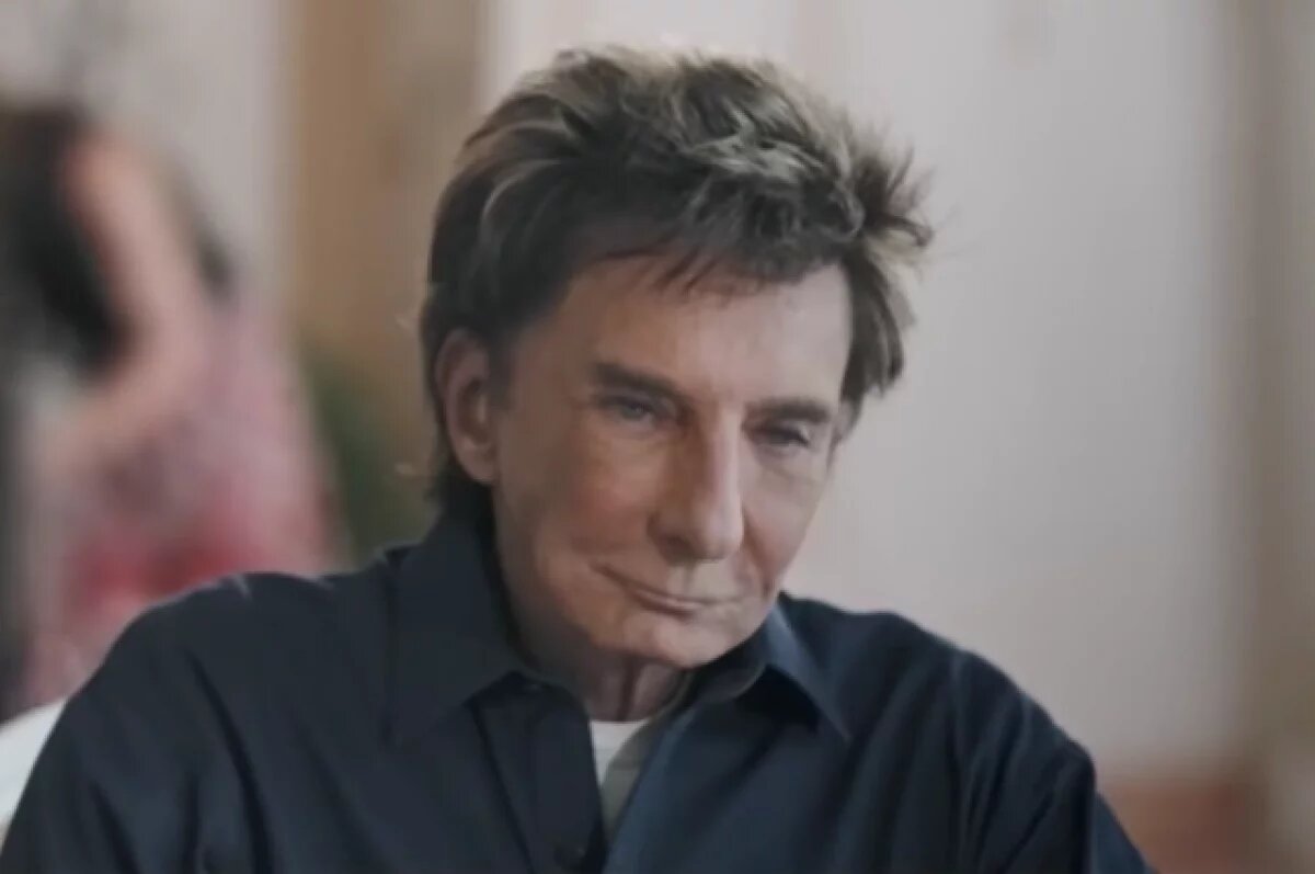    Барри Манилоу объявил об отмене концертов из-за рака легких