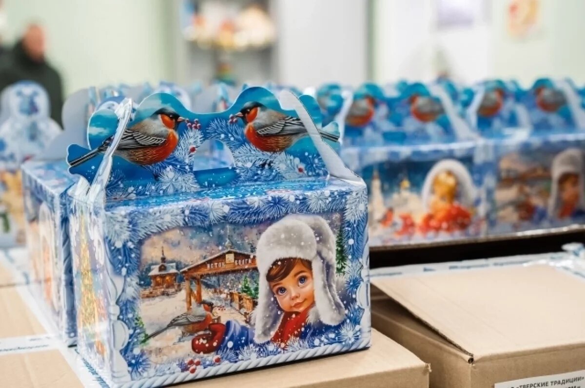    К Новому году 52 тысячи ребят из Тверской области получат сладкие подарки
