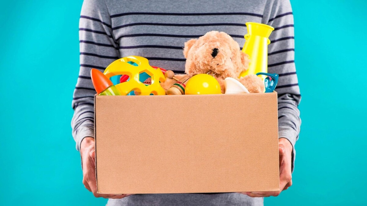 Фото из интернета. Он пришёл с вещами.