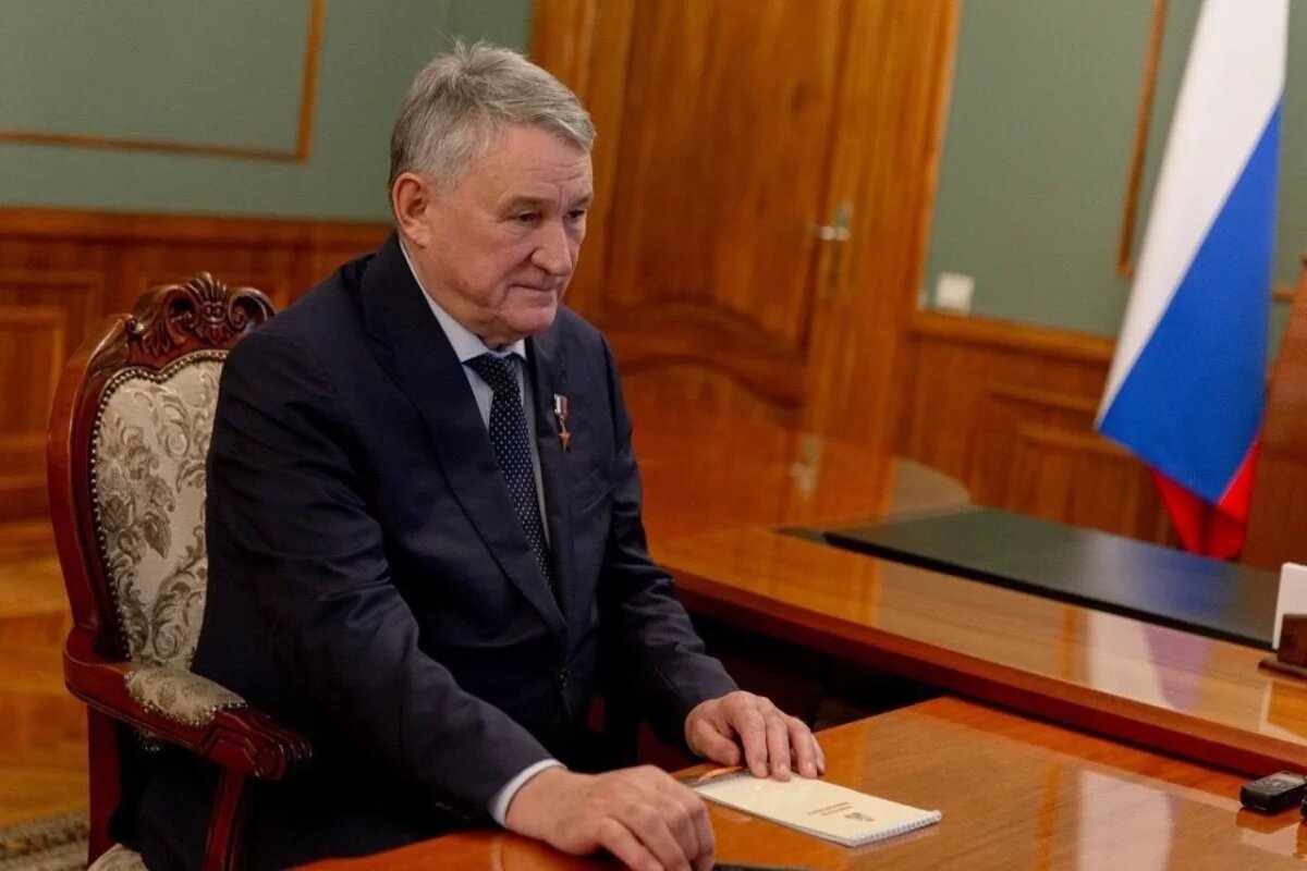    Нового смоленского сенатора Юрия Воробьева представили правительству