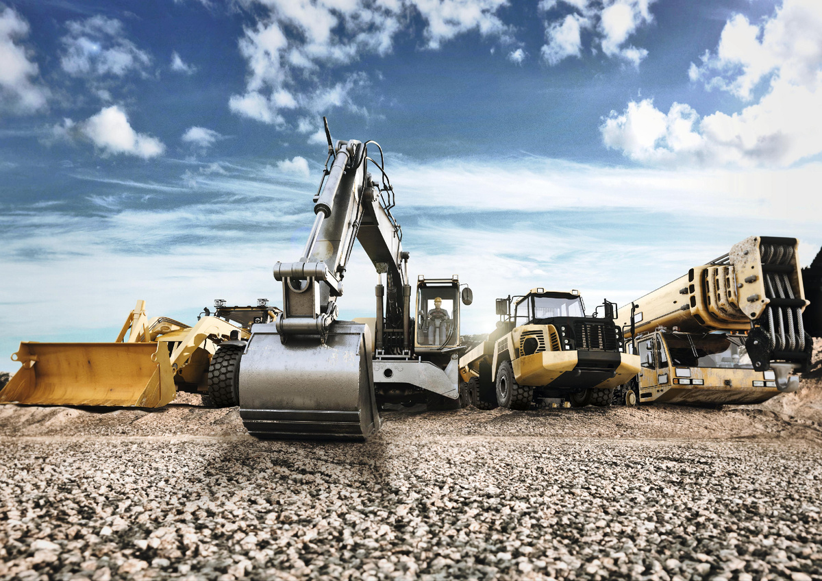 Импорт экскаваторов, шарнирных самосвалов, кранов, асфальтоукладчиков и бульдозеров из Китая - один из самых сложных и трудоемких. 