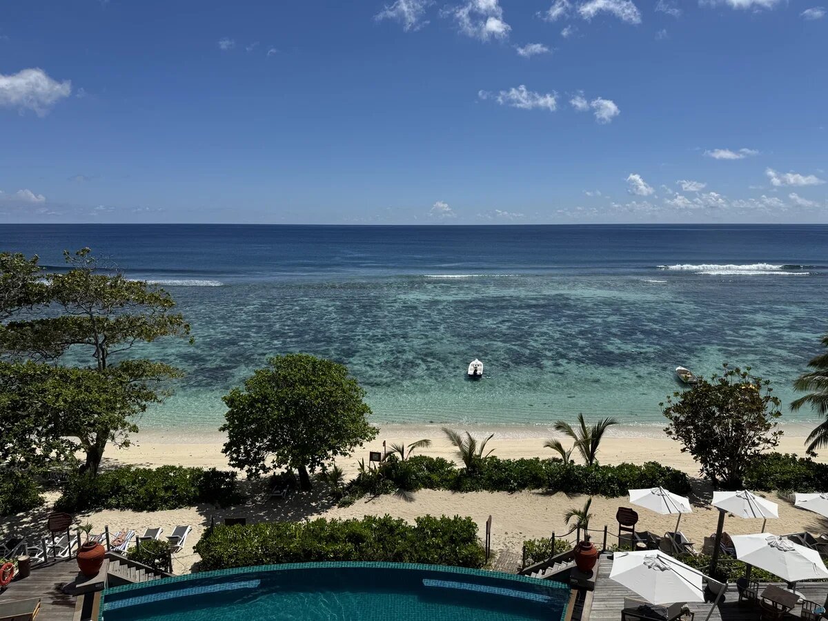    Индийский океан. Через несколько часов начнется прилив. Сейшелы. Фото: АТОР
