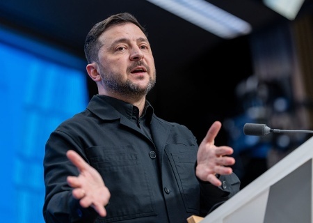    Членство в Евросоюзе, 800 тыс. солдат ВСУ, войска 30 стран и обязательства США. Зеленский сообщил о требуемых гарантиях безопасности