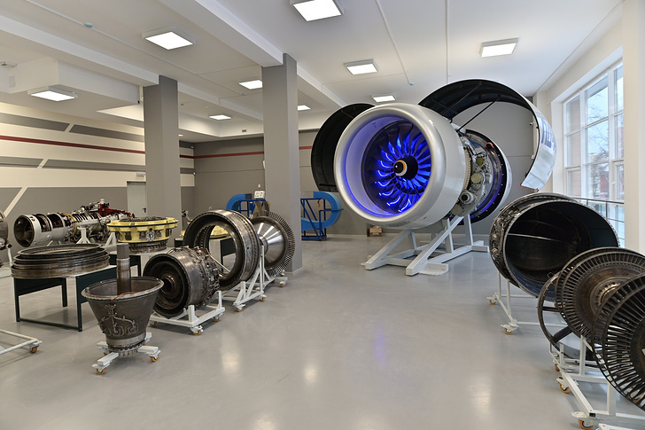    В прошлом году открыт новый учебный корпус Пермского авиационного техникума, где в обучении применяются полноразмерные макеты двигателей ПО-14 и ПД-8   
Пресс-служба правительства Пермского края